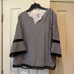 Chico’s Black/white checkered top with 3/4 sleeve